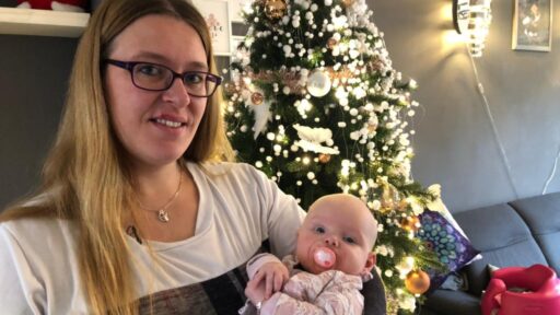 bijna-blut-door-de-babyuitzet-anouk-en-baby