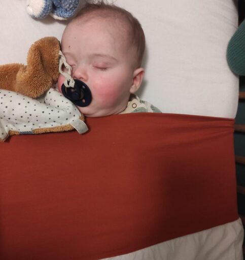 nunki-laken-kindje-n-wieg-huren