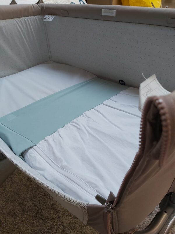 Chicco-Next-2-Me-met-NUNKI-laken Tweeling Chicco Next 2 Me co sleeper huren + nieuwe matrasjes