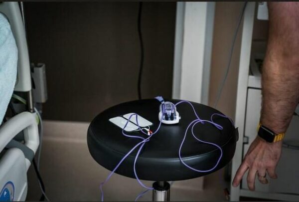 TENS.-foto-Kirsten-Mulder-e1698161956281 Elle Tens huren € 54,