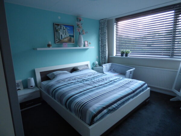 wieg-Suus-co-sleeper Chicco Next2Me co sleeper huren met NUNKI laken.