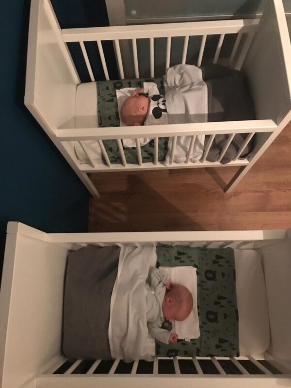 Tweelingwieg Bopita wit, matras en bedlinnen