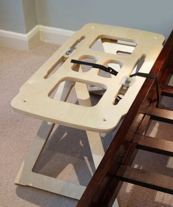 Bednest-vastmaken-aan-ouderlijk-bed Bednest huren + nieuw matras en nieuwe zijkanten