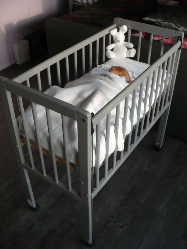 Tweeling houten co sleeper huren met NUNKI lakens