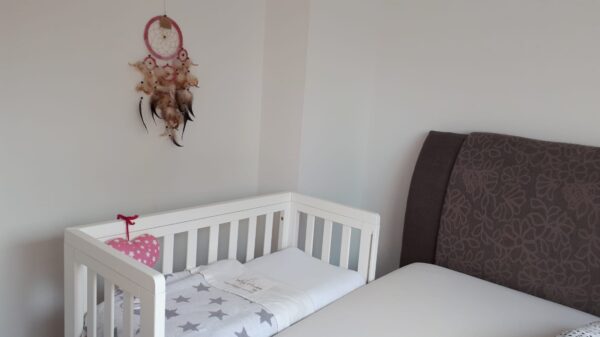 Troll-wieg-huren-4 Troll co-sleeper- extra hoge co sleeper huren + matras