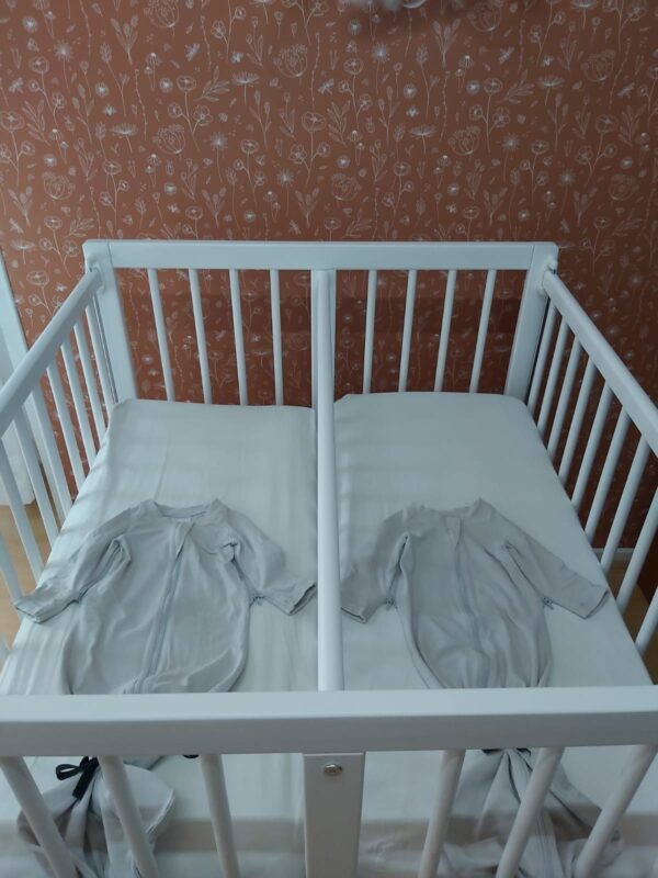 Tweeling-co-sleeper-wieg-huren-1 Co sleeper tweeling