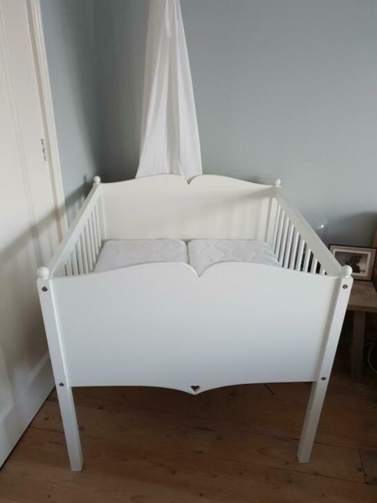 Tweeling-wieg Tweelingwieg huren met uitneembaar tussenschot. KOOP