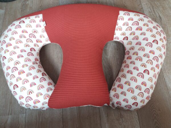 Voedingskussen-tweeling-roest-met-regenboog-WIEG-HUREN-scaled Voedingskussen tweeling