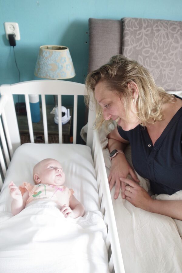 Tweeling houten co sleeper huren met NUNKI lakens