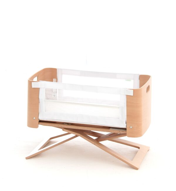 bednest-laag-aan-de-grond-Wieg-Huren Bednest huren + nieuw matras en nieuwe zijkanten