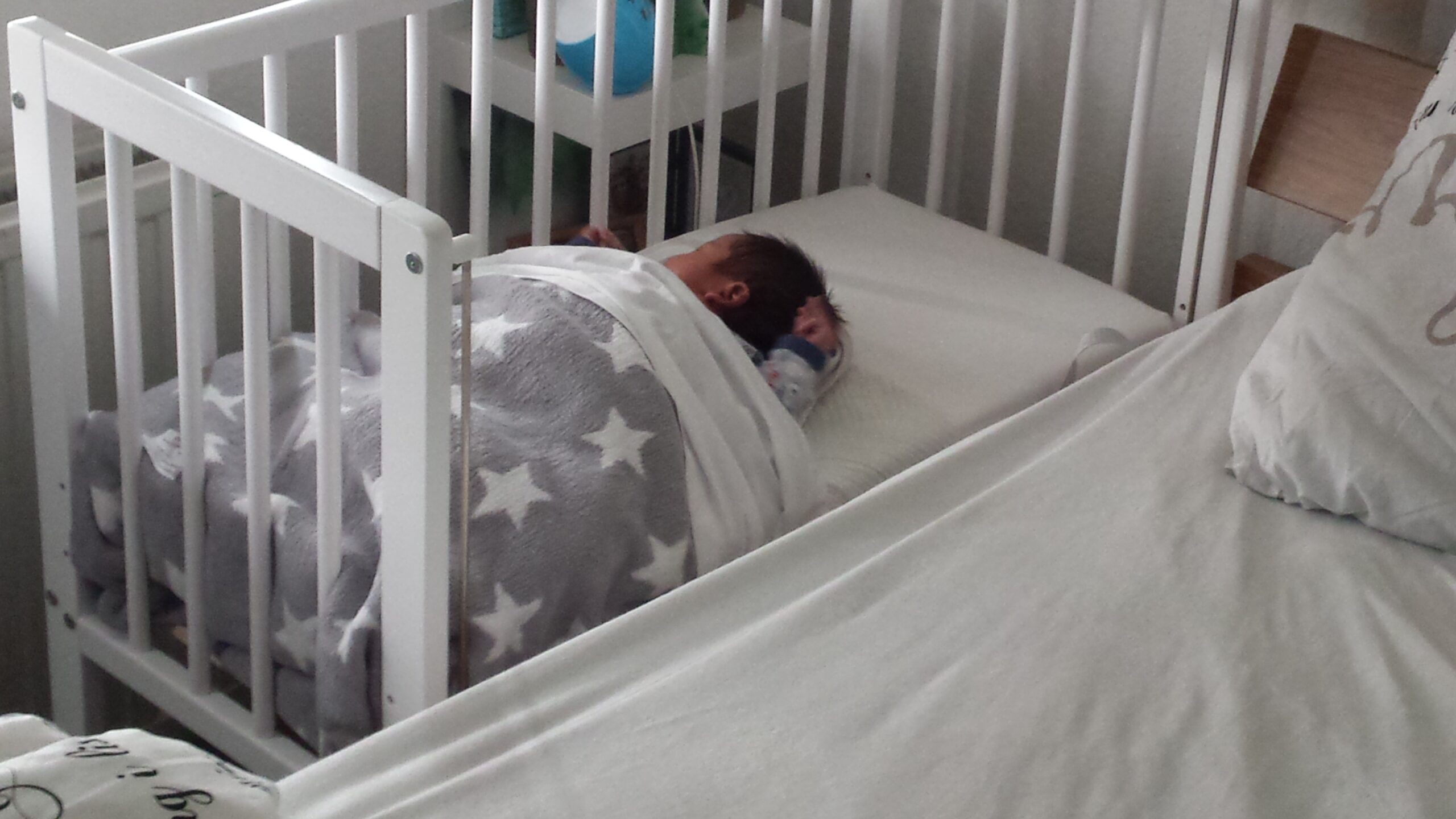 co sleeper wit hout wieg huren