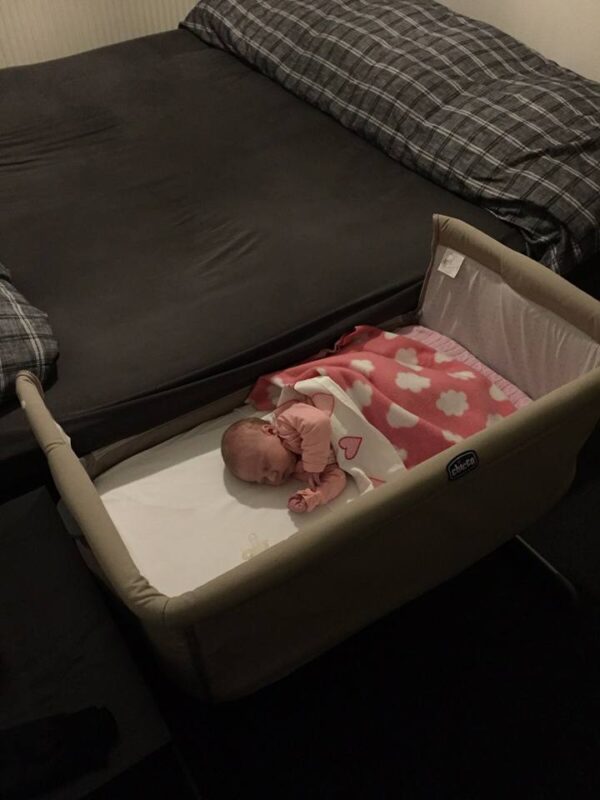 wieghuren-fotobabay Chicco Next2Me co sleeper huren met NUNKI laken.